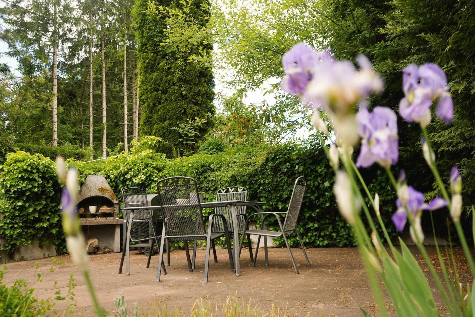 Idyllische Ferienwohnung Im Kalletal エクステリア 写真